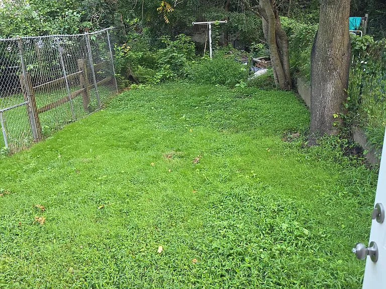 243 E Valley Rd — Photo 12