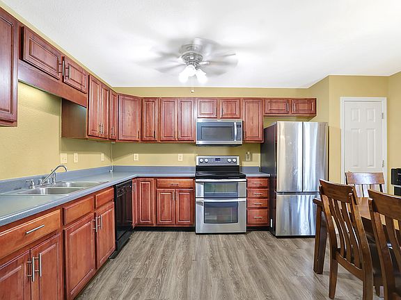 5th image of 2407 Salem Park Dr