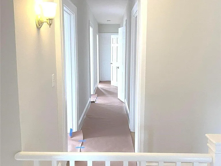 1 E Carver St — Photo 7