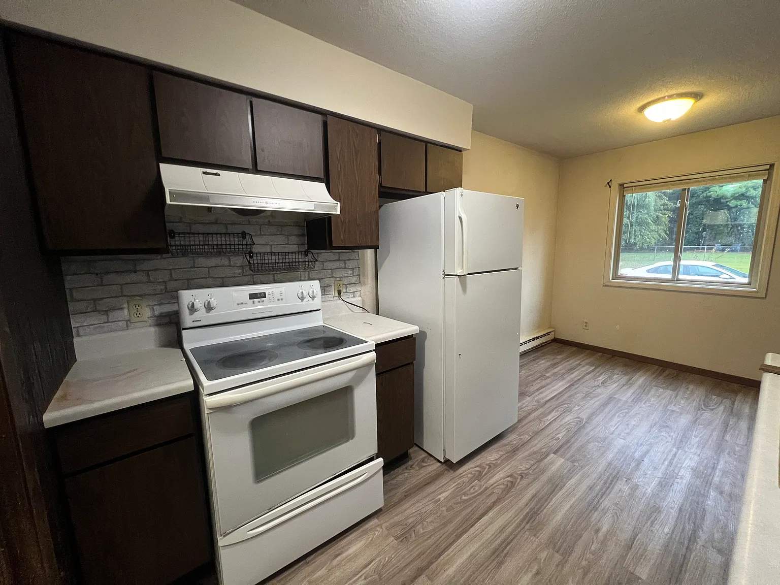 2 bed, 100 sqft, $825 — Photo 1
