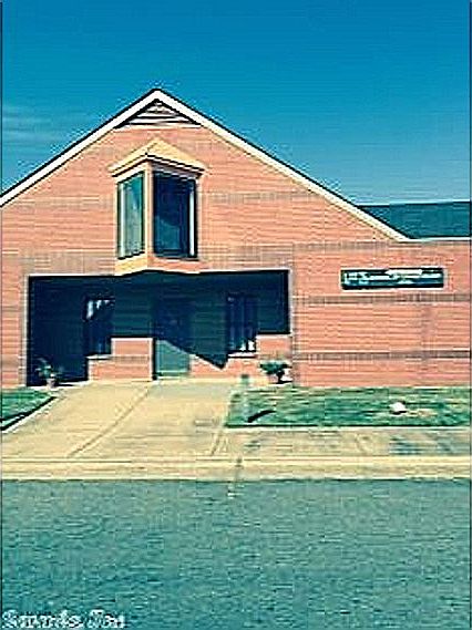 1st image of 2700 W Pershing Blvd
