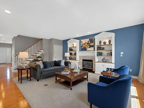 3rd image of 10 Kincraig Dr