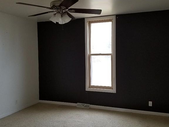4th image of 225 N Iowa St