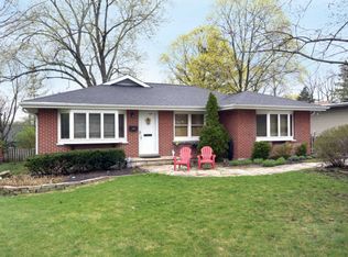 609 Dundee Ave, Barrington, IL