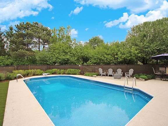 3rd image of 3 N Richmond Ct