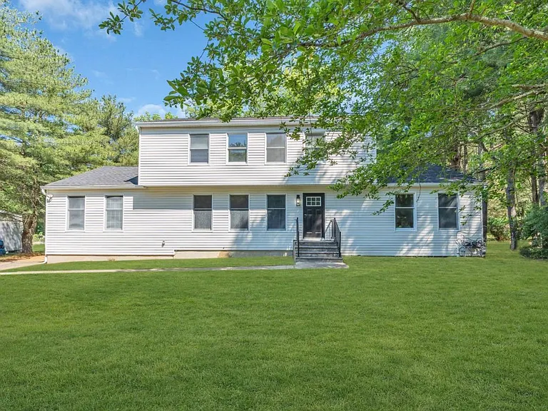 633 Eltone Rd — Photo 1