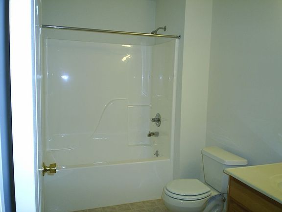 2 spacious baths