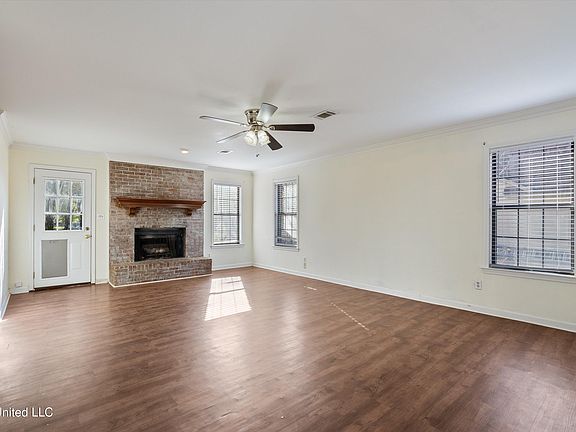 5th image of 851 Birchfield Pl