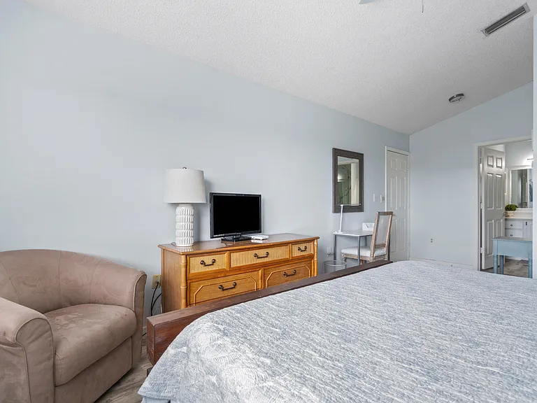470 Bella Vista Ct N — Photo 15