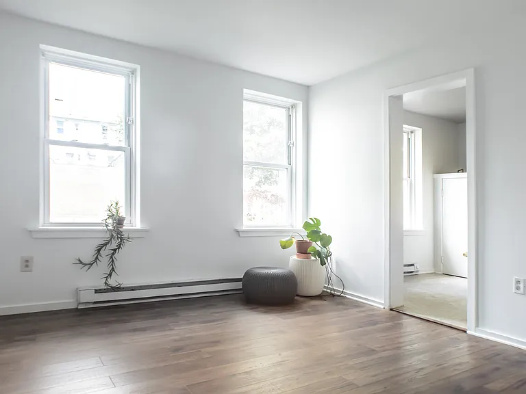 194 W Parmenter St #1 — Photo 8