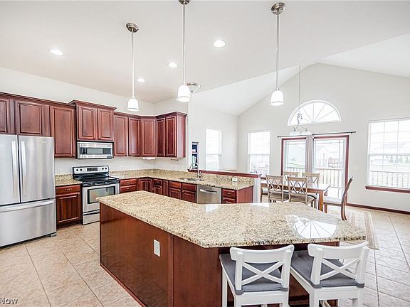 3rd image of 1496 Barrymore Ln