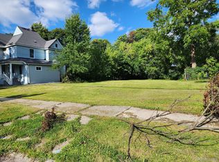 14 Edison St, Pontiac, MI 48342