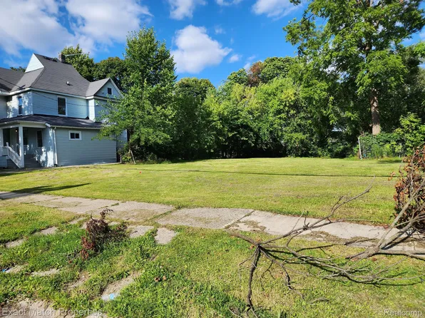 14 Edison St, Pontiac, MI 48342