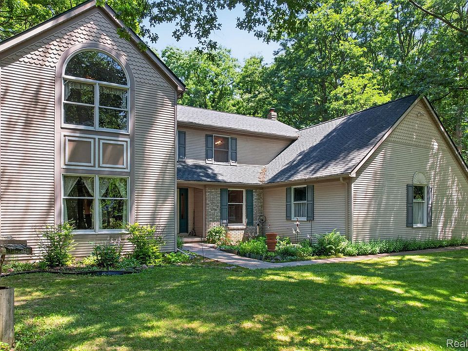 1st image of 1919 Fox Ridge Dr