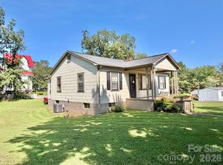 371 Sulphur Springs Rd, Hiddenite, NC 28636
