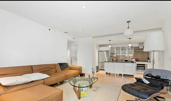 Rented by Capri Jet Realty Corp | media 6