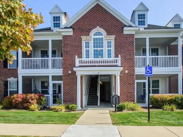 952 W Summerfield Gln, Ann Arbor, MI 48103