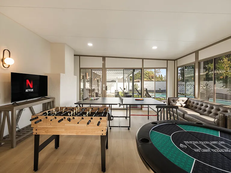 24262 Lysanda Dr — Photo 48
