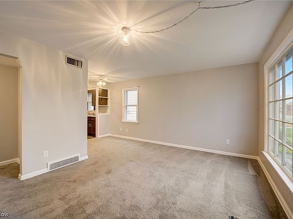 3rd image of 3431 Heresford Dr