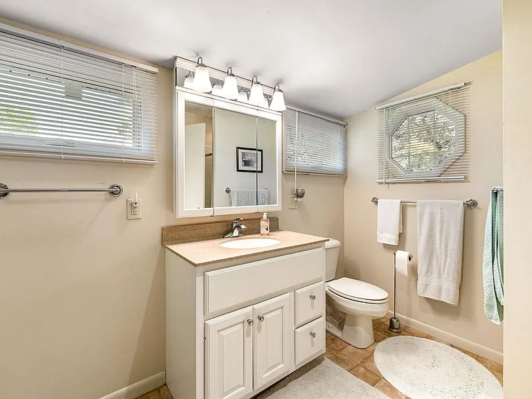 2nd bathroom