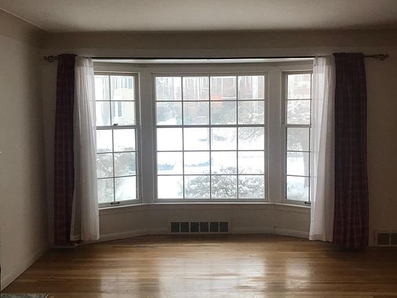 Living room bay window