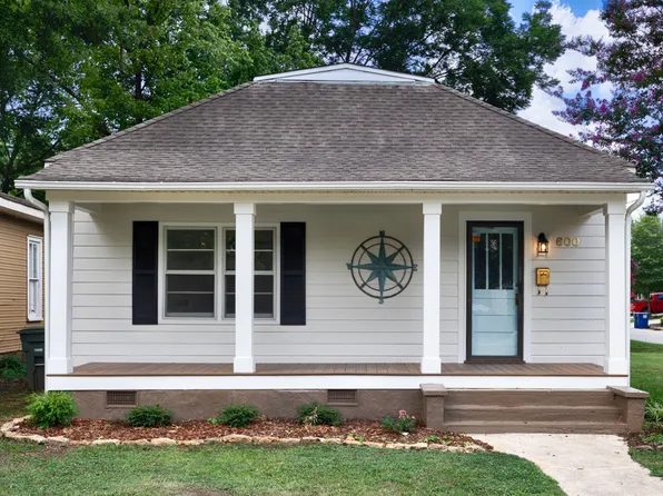 600 McCullough Ave NE, Huntsville, AL 35801
