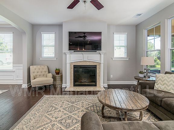 5th image of 3626 Halcyon Dr