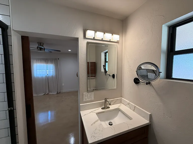 426 S Stratford Dr — Photo 17