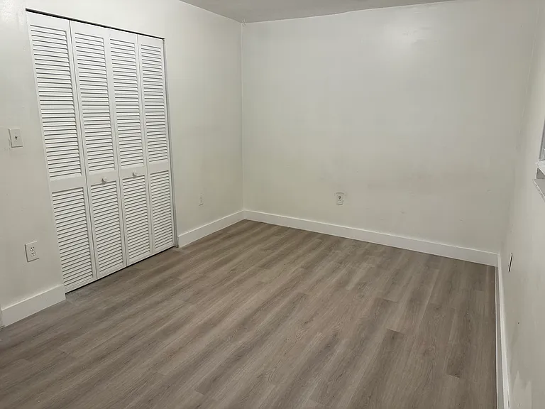 9855 SW 62nd St — Photo 3