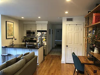 Rented by R New York