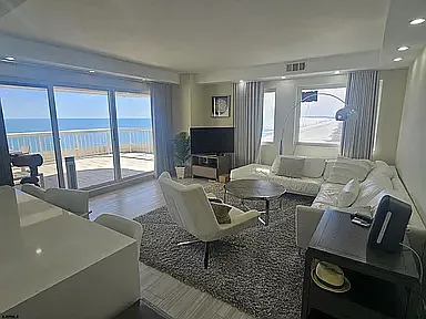 1 bed, 915 sqft, $2,500 — Photo 2