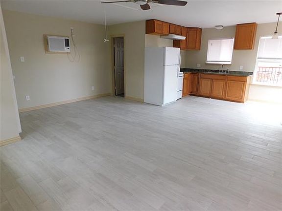 2nd image of 734 Twilight Dr