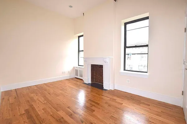 Rented by Street Realty Brokerage LLC | media 16