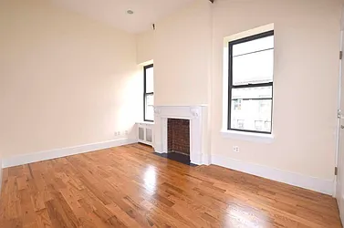 Rented by Street Realty Brokerage LLC