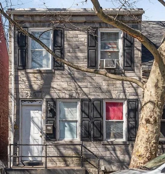 529 Manor St — Photo 1