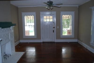 3rd image of 3695 Vineville Ave