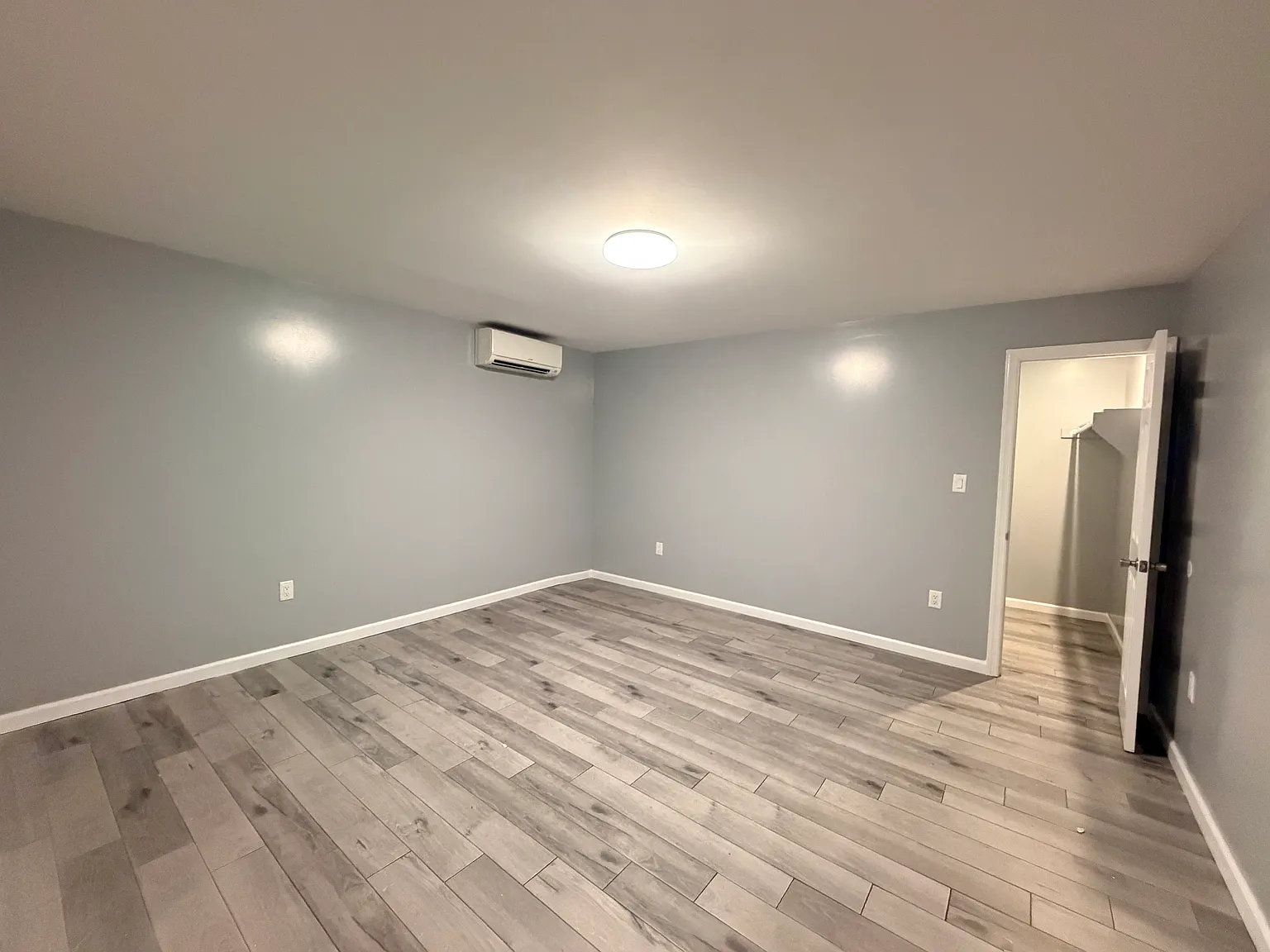 3 bed, 950 sqft, $3,000 — Photo 3