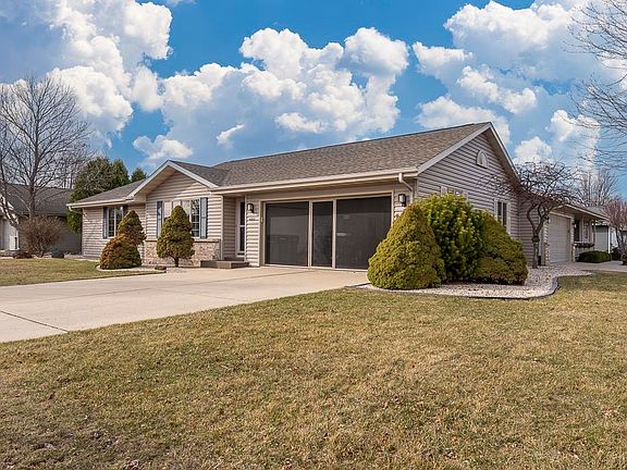 3rd image of 4211 Greenbriar Dr
