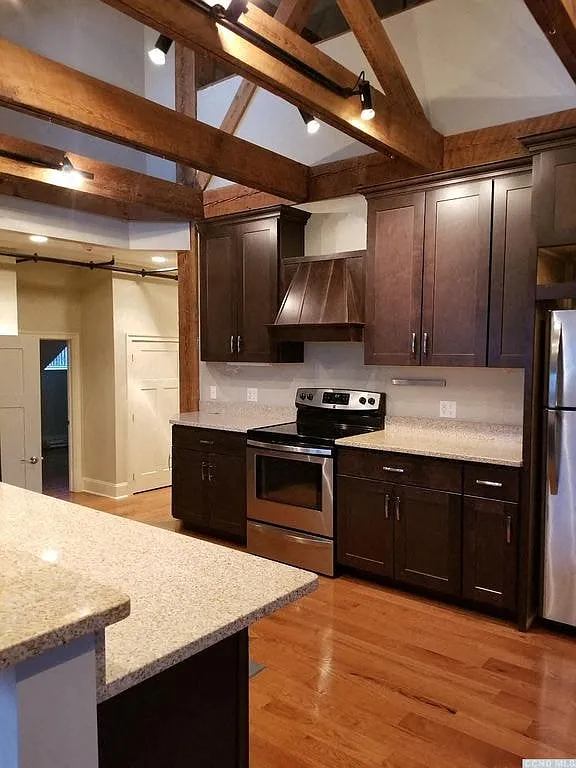 Catskill Apartments — Photo 1
