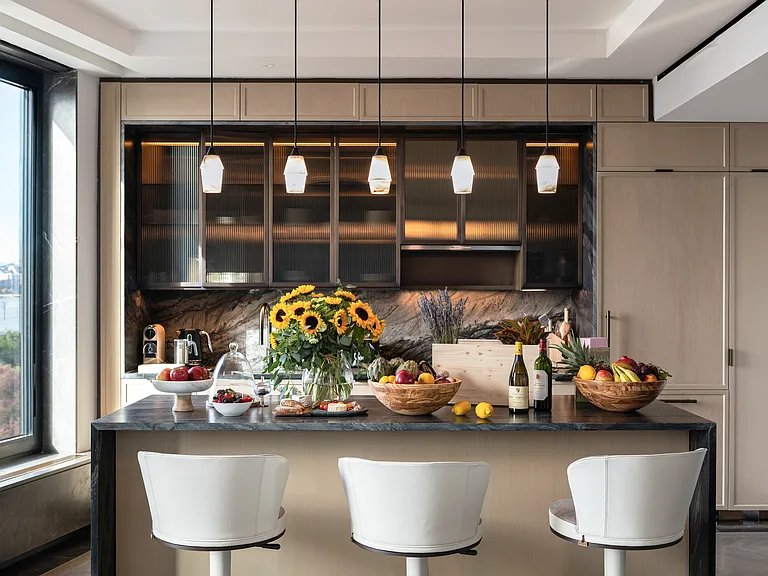 401 West St #6 — Photo 4