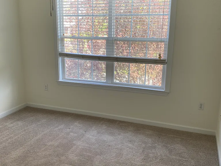 1532 Primrose Ln — Photo 18