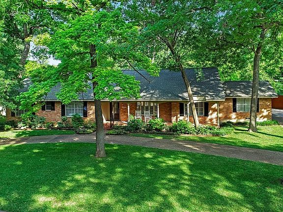 2nd image of 1021 Forestgrove Dr