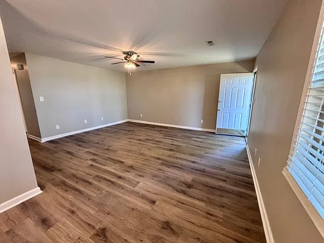 2 bed, 1.5 bath, 1050 sqft, $1,250 — Photo 4