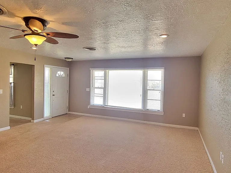 1515 S Abilene Ave — Photo 5