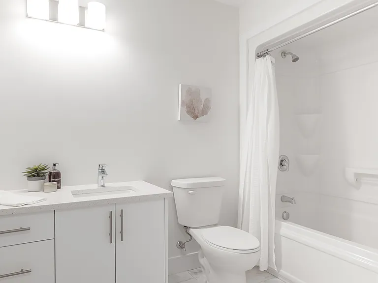 451 Broad St — Photo 11
