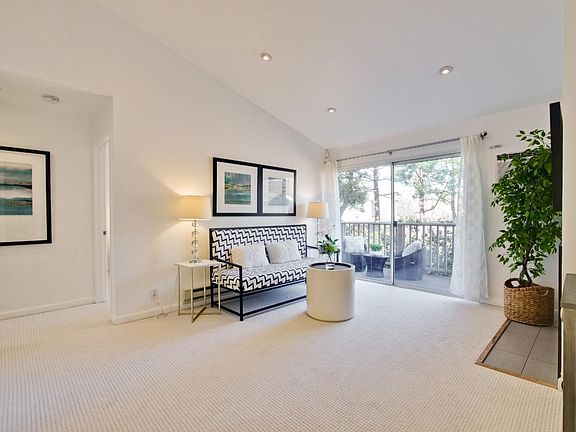 2nd image of 2447 Jubilee Ln