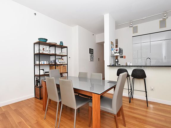 5th image of 240 Park Ave S APT 6D