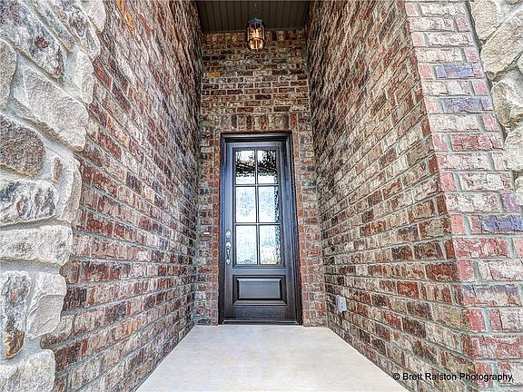 3rd image of 4304 SW Bermuda Ave