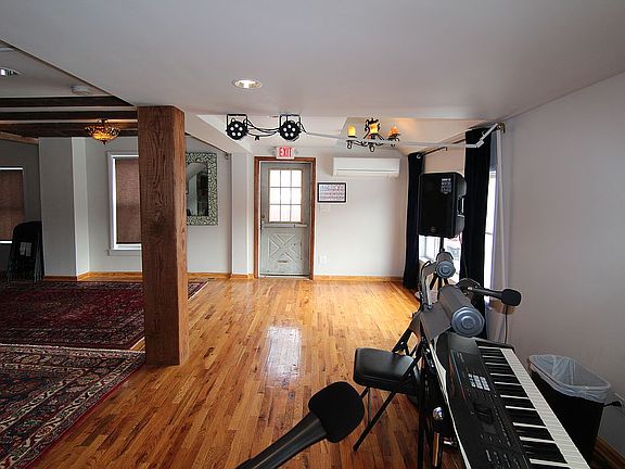performance space/apt