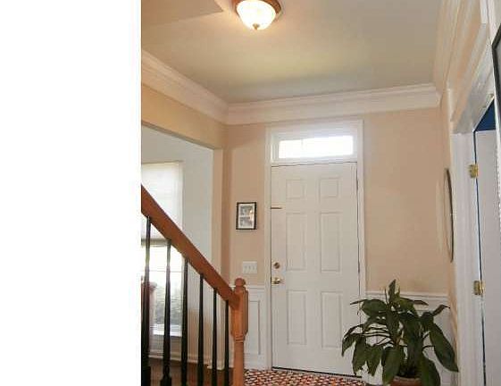 3rd image of 8 Rosefield Dr